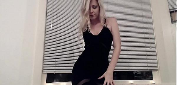  Stunning Elegant Blondie Clit Toying on Webcam